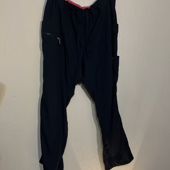 Koi Lite slim fit 2X NWOT scrubs pant healthcare workers - Picture 2 of 9